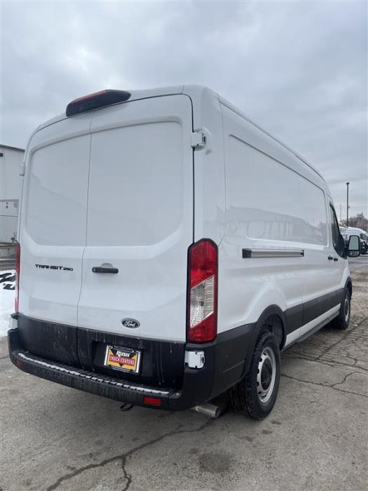 2026 Ford Transit-250-9