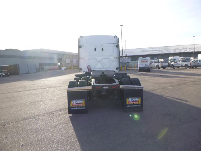 2021 Freightliner Cascadia-6