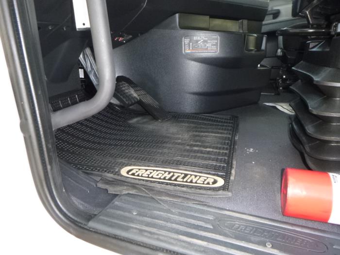 2021 Freightliner Cascadia-17