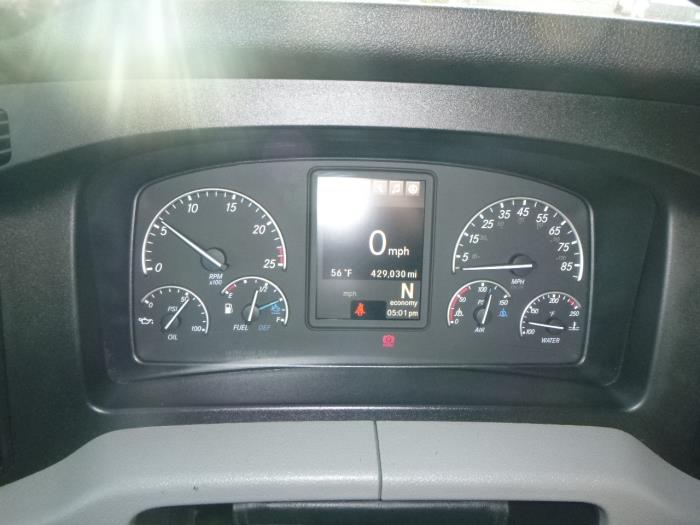 2021 Freightliner Cascadia-18