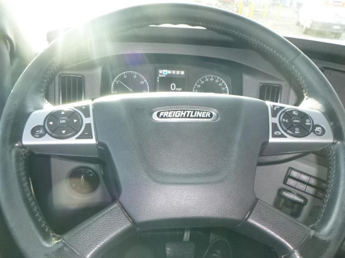 2021 Freightliner Cascadia-19