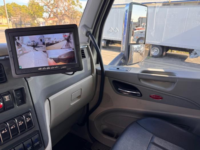 2021 Peterbilt 567-15