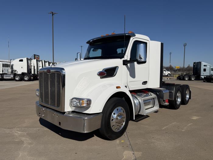 2023 Peterbilt 567-1