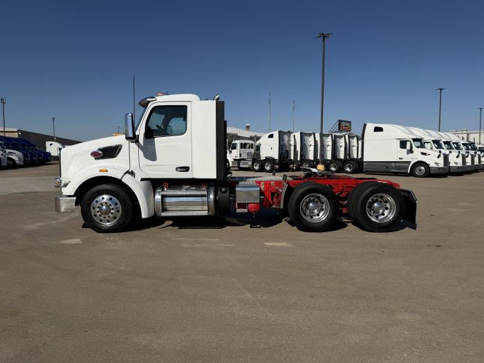 2023 Peterbilt 567-2