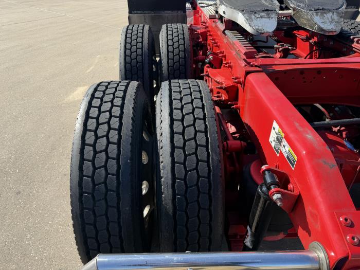 2023 Peterbilt 567-12