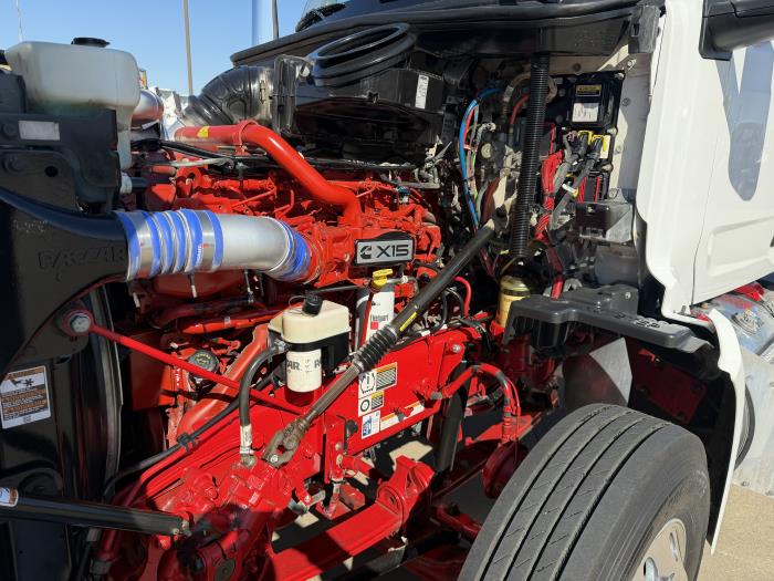 2023 Peterbilt 567-15