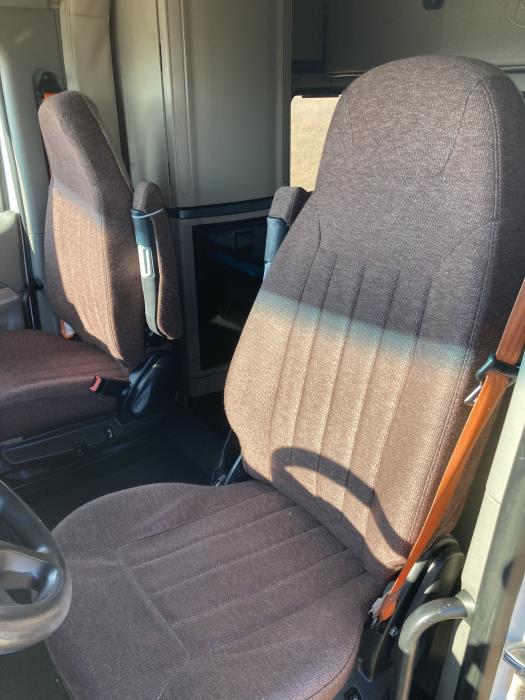 2022 Peterbilt 579-14