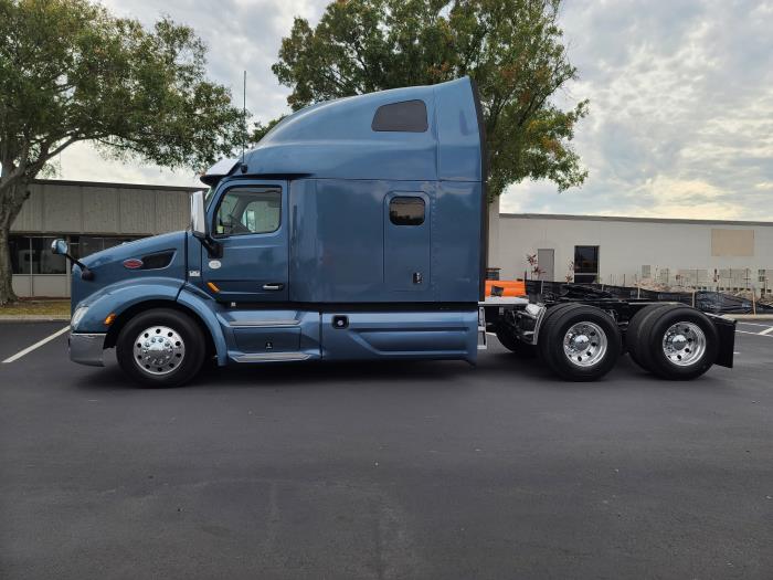 2021 Peterbilt 579-4