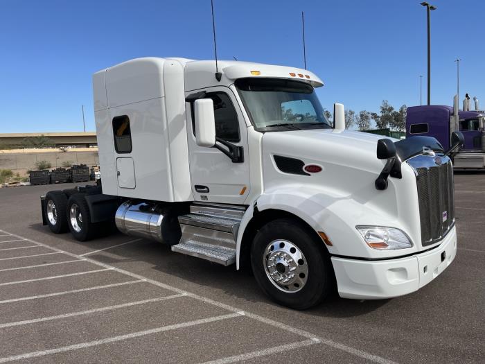 2022 Peterbilt 579-5
