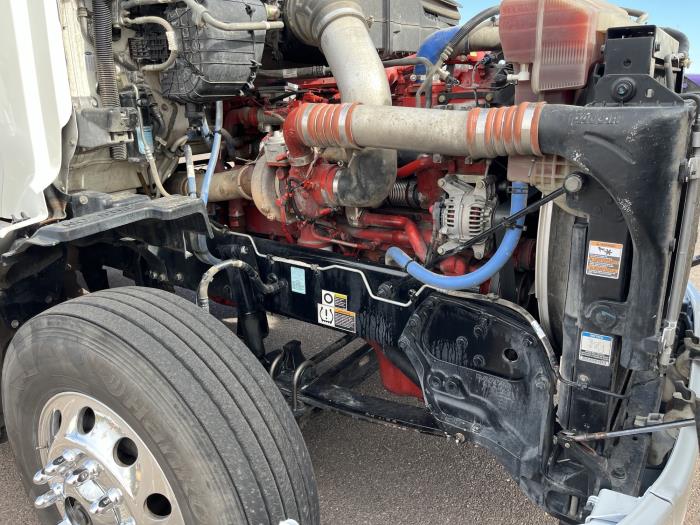 2022 Peterbilt 579-8