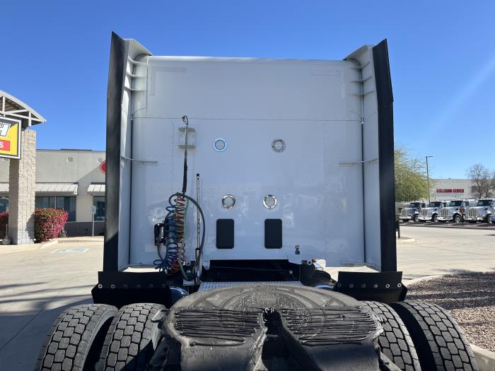 2021 Peterbilt 567-4