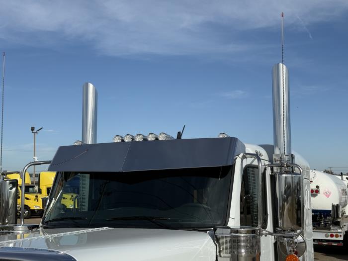 2027 Peterbilt 589-9