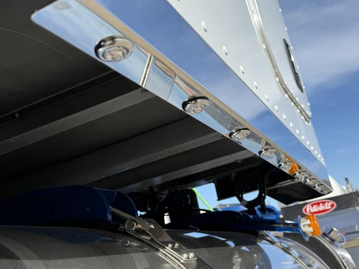 2027 Peterbilt 589-11