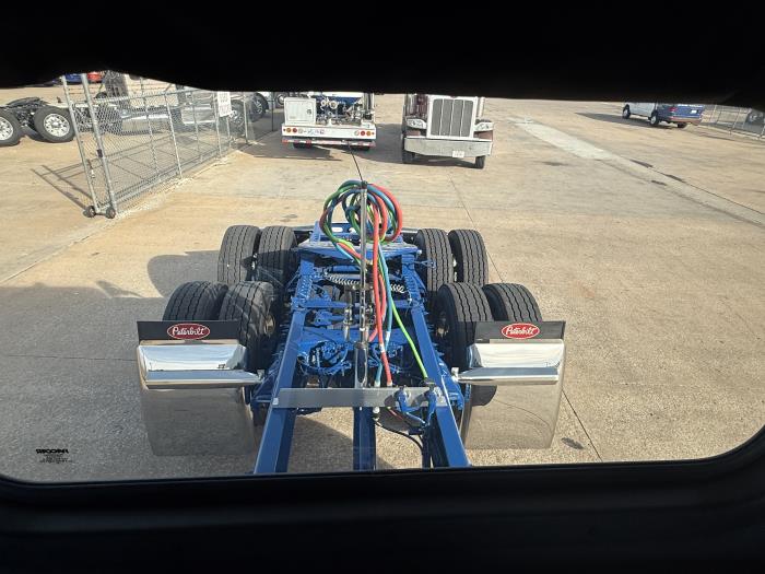 2027 Peterbilt 589-31