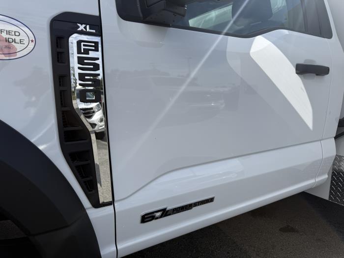 2025 Ford F-550-23