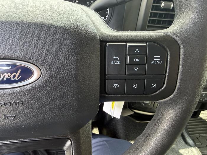 2025 Ford F-550-32
