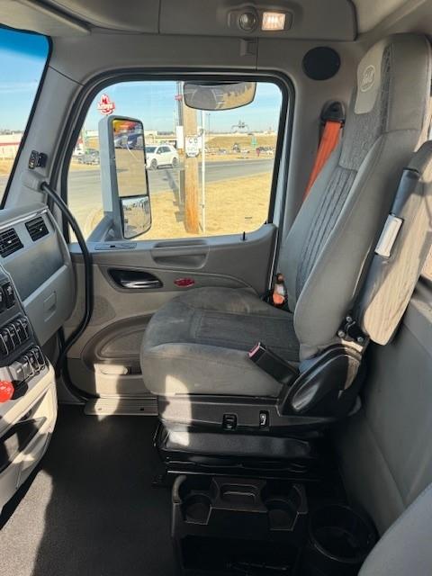 2021 Peterbilt 579-38
