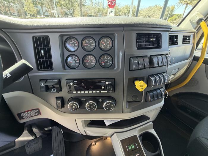 2026 Peterbilt 567-17