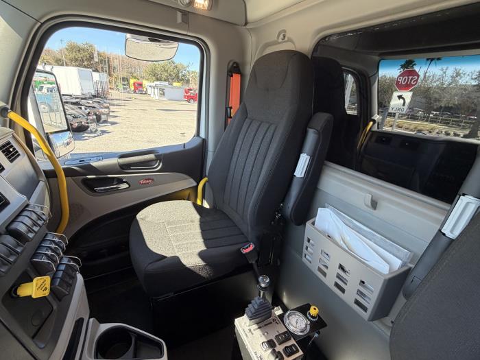 2026 Peterbilt 567-18