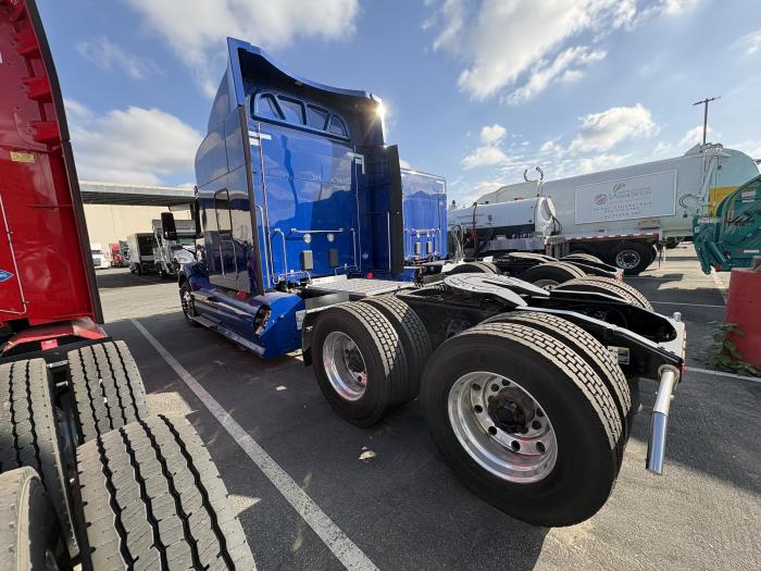 2024 Peterbilt 579-8