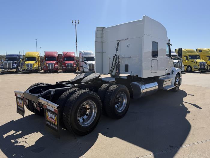 2022 Peterbilt 579-5