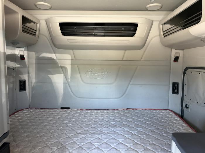 2022 Peterbilt 579-29