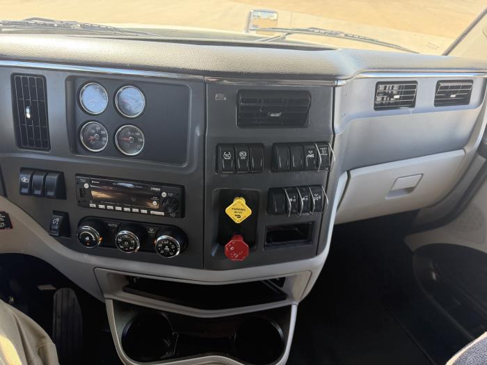2022 Peterbilt 579-34
