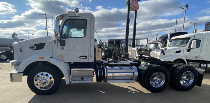 2020 Peterbilt 567-2