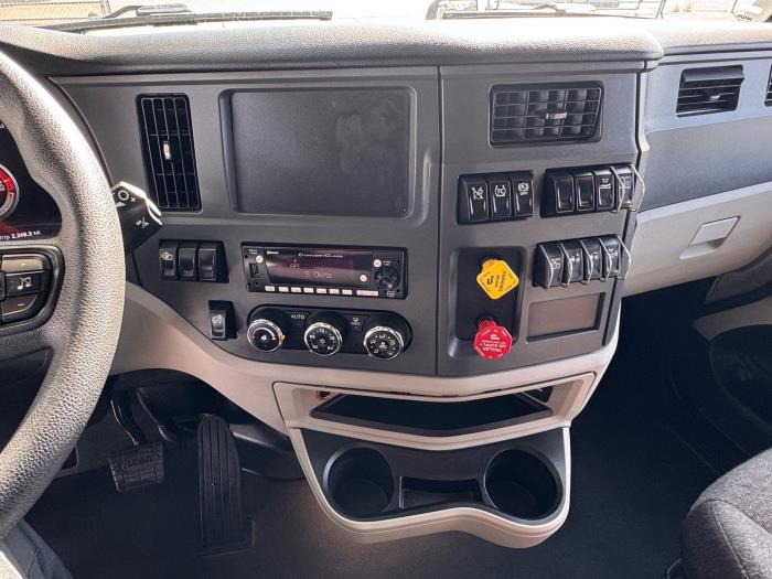 2023 Peterbilt 579-14