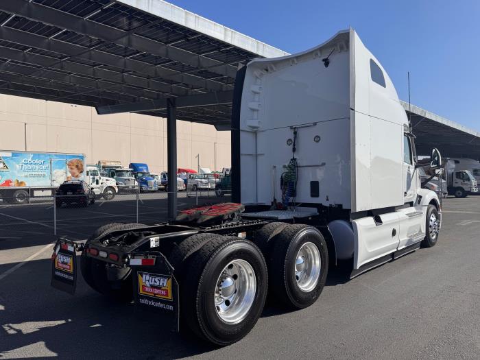 2023 Peterbilt 579-5