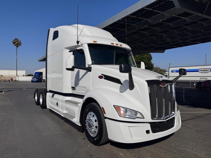 2023 Peterbilt 579-3