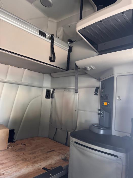 2023 Peterbilt 579-16