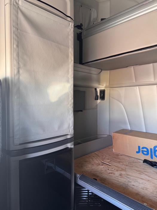 2023 Peterbilt 579-17