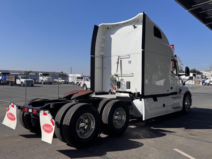 2023 Peterbilt 579-5