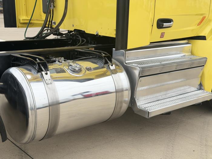 2021 Peterbilt 579-15