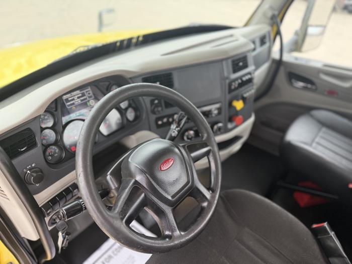 2021 Peterbilt 579-21