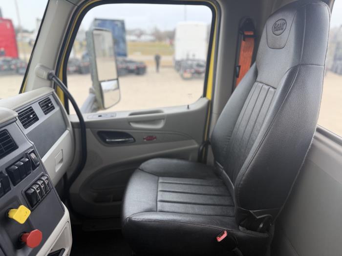 2021 Peterbilt 579-22