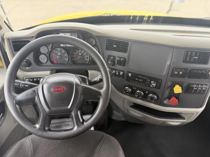 2021 Peterbilt 579-24