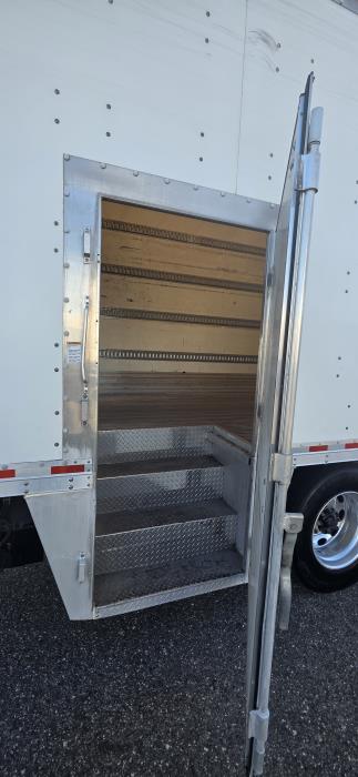 2020 Peterbilt 337-12