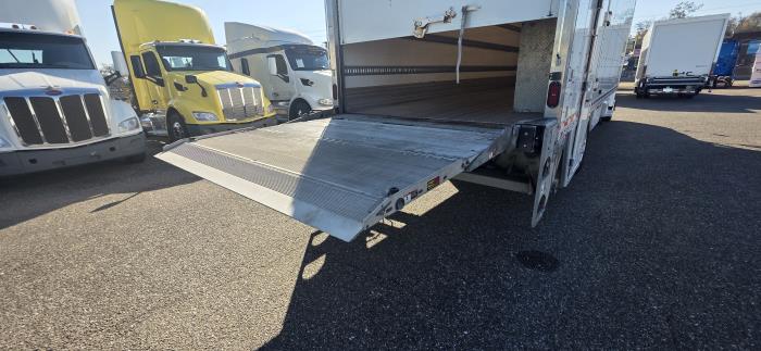 2020 Peterbilt 337-13