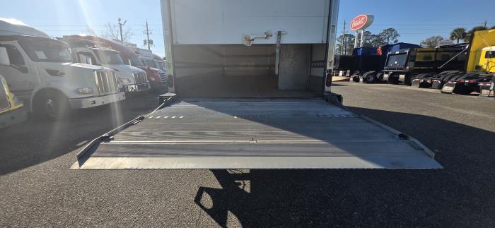 2020 Peterbilt 337-14