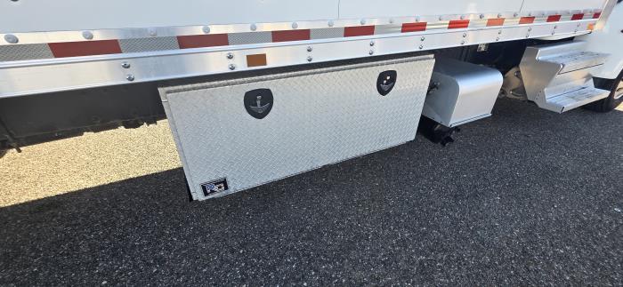 2020 Peterbilt 337-16