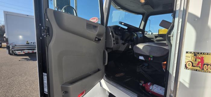 2020 Peterbilt 337-17