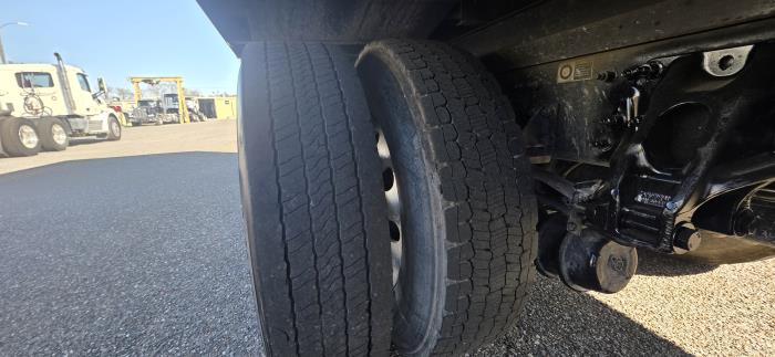 2020 Peterbilt 337-28