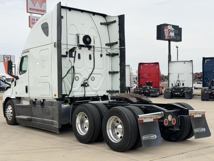 2021 Freightliner Cascadia-7