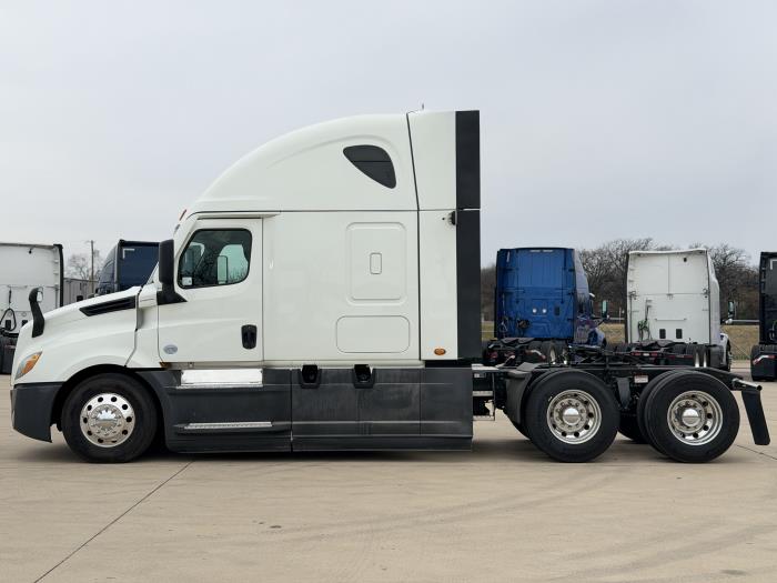 2021 Freightliner Cascadia-8