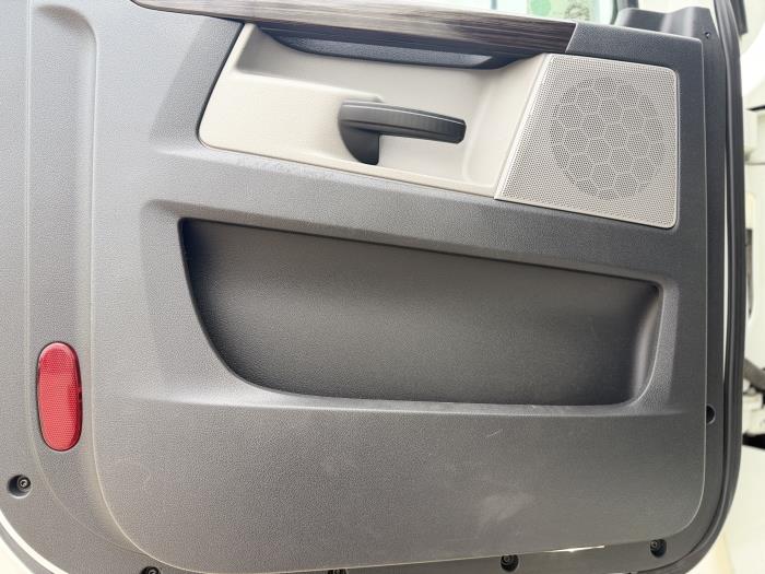 2021 Freightliner Cascadia-18