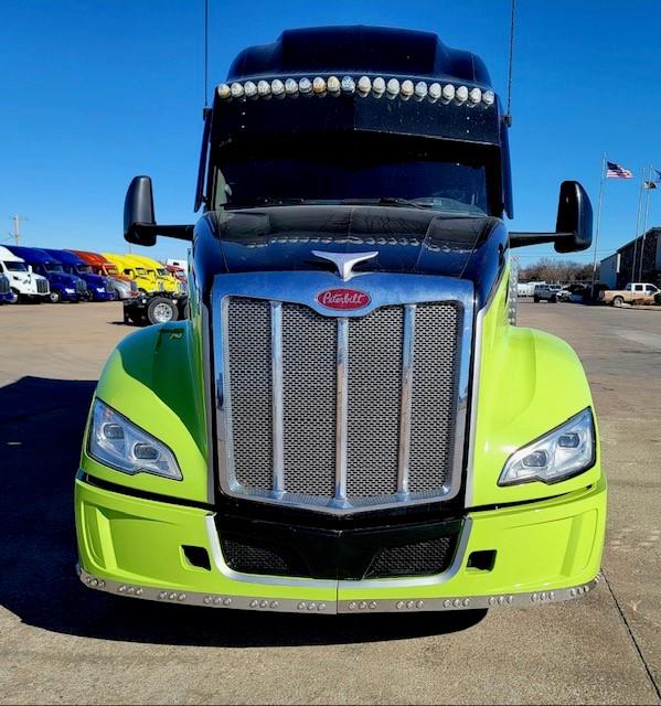 2022 Peterbilt 579-9