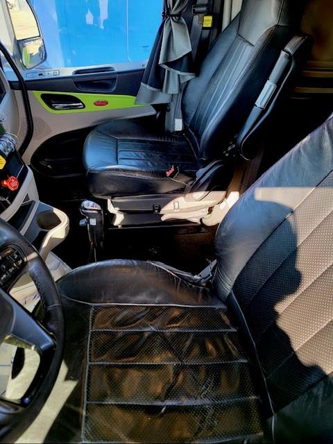 2022 Peterbilt 579-16