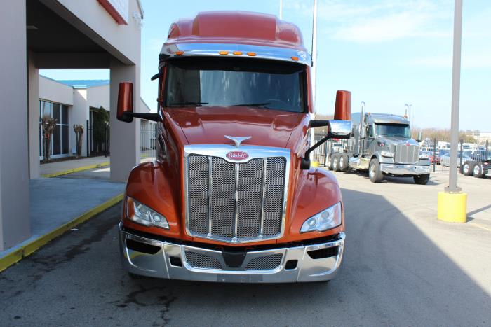 2023 Peterbilt 579-2